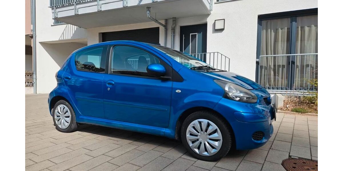 Toyota Aygo (X) 121.000 km 2.300 &euro; Nürnberg 90429