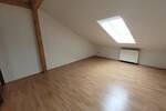 * Großzügig Wohnen * lichtdurchflutete 3 Zimmer-DG-Wohnung mit EINBAUKÜCHE in zentraler City-Lage *