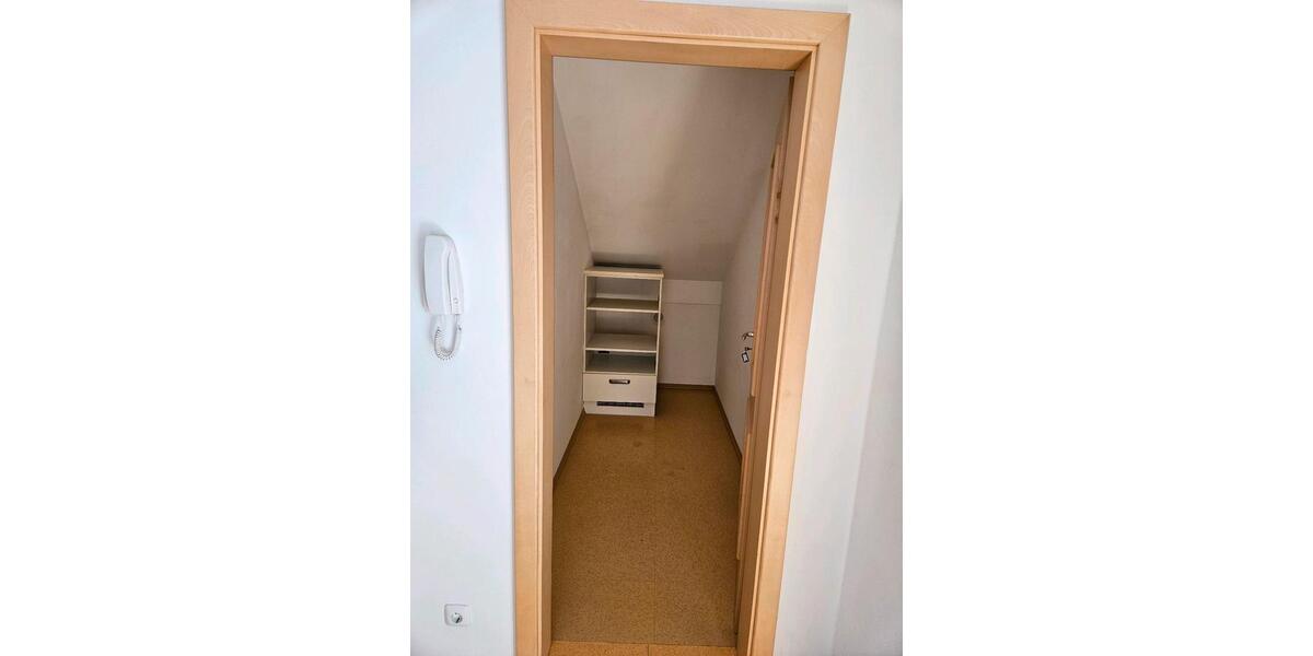 Dachgeschoßwohnung Cham - 3 Zimmer, 98 m&sup2;, 820&euro; | Angebot:18537304