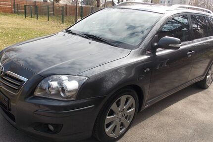 Toyota Avensis 156.000 km 4.700 &euro; Unterschleissheim 85716