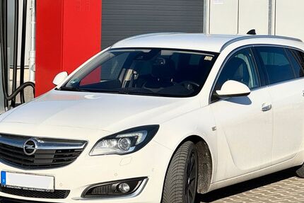 Opel Insignia 120.000 km 9.900 € Oelsnitz 08606
