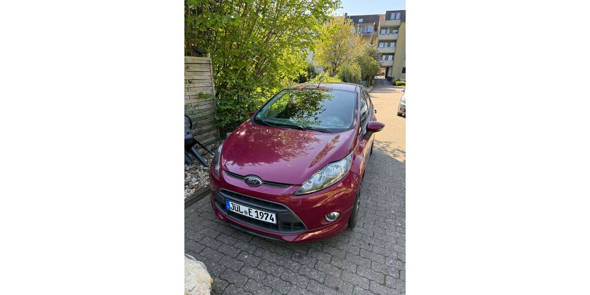 Ford Fiesta 75.000 km 4.500 &euro; Aachen 52072
