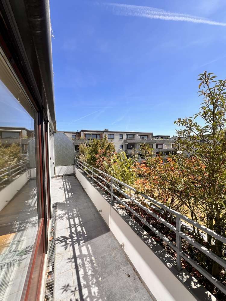 Wohnung zum Kaufen in Garbsen 230.000 € 90.91 m²