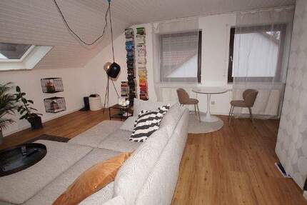 2 Zimmer-Dachgeschosswohnung mit Garage 2 zimmer