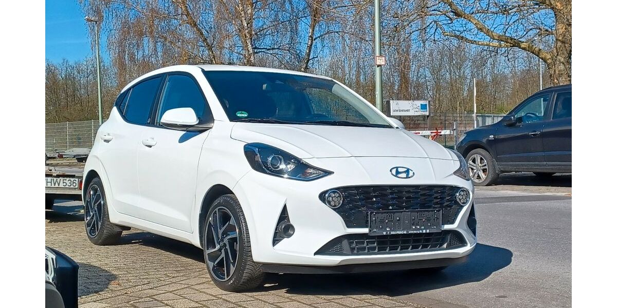 Hyundai i10 21.632 km 12.990 &euro; Duisburg 47269