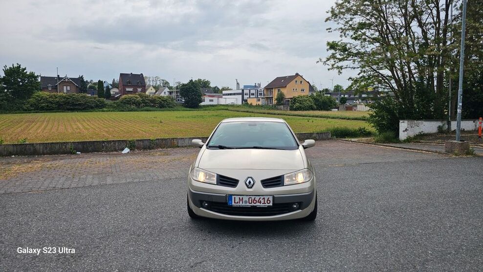 Renault Megane 106.000 km 2.499 € Staffel 65556