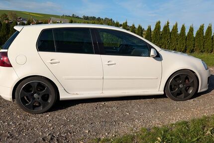 VW Golf 195.000 km 4.499 &euro; UNTERGRIESBACH 94107