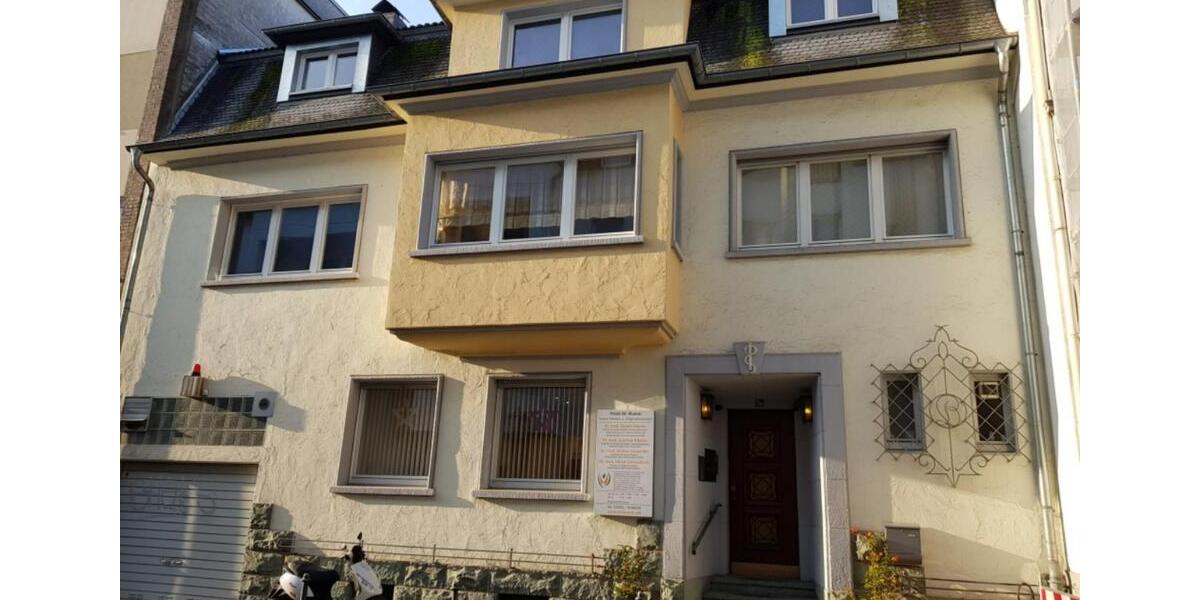 Einfamilienhaus Siegburg - 16 Zimmer, 358 m&sup2;, 2.800&euro; | Angebot:23717571