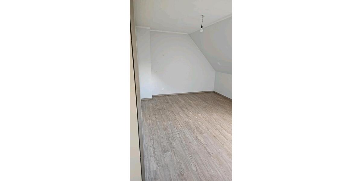 Dachgeschoßwohnung Ellerau - 3 Zimmer, 92 m&sup2;, 275.000&euro; | Angebot:27082825