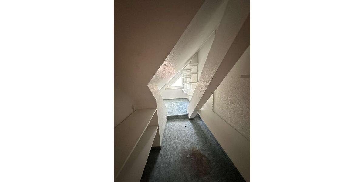 Dachgeschoßwohnung Niesky - 3 Zimmer, 74 m&sup2;, 510&euro; | Angebot:25252696