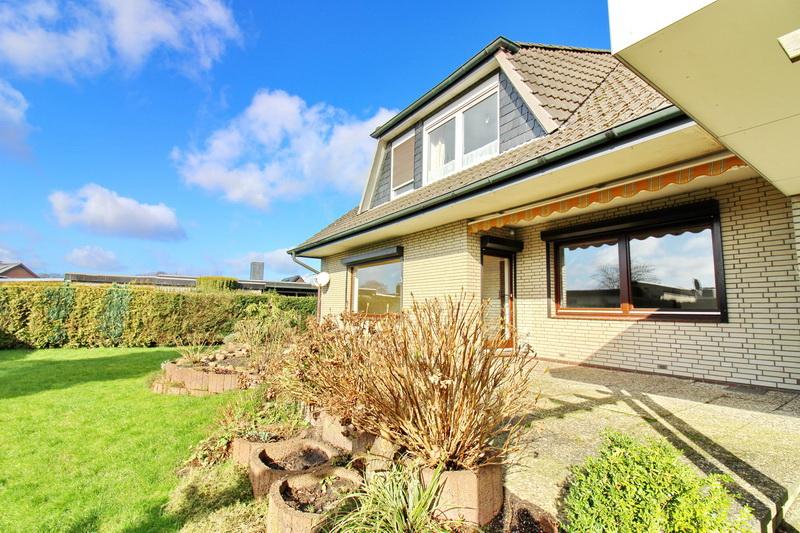 ZWEI-Familienhaus * 116 + 87 m² in traumhafter Lage ! Auch für Anleger interessant ! - Zweifamilienhaus Alveslohe | Angebot:7071303