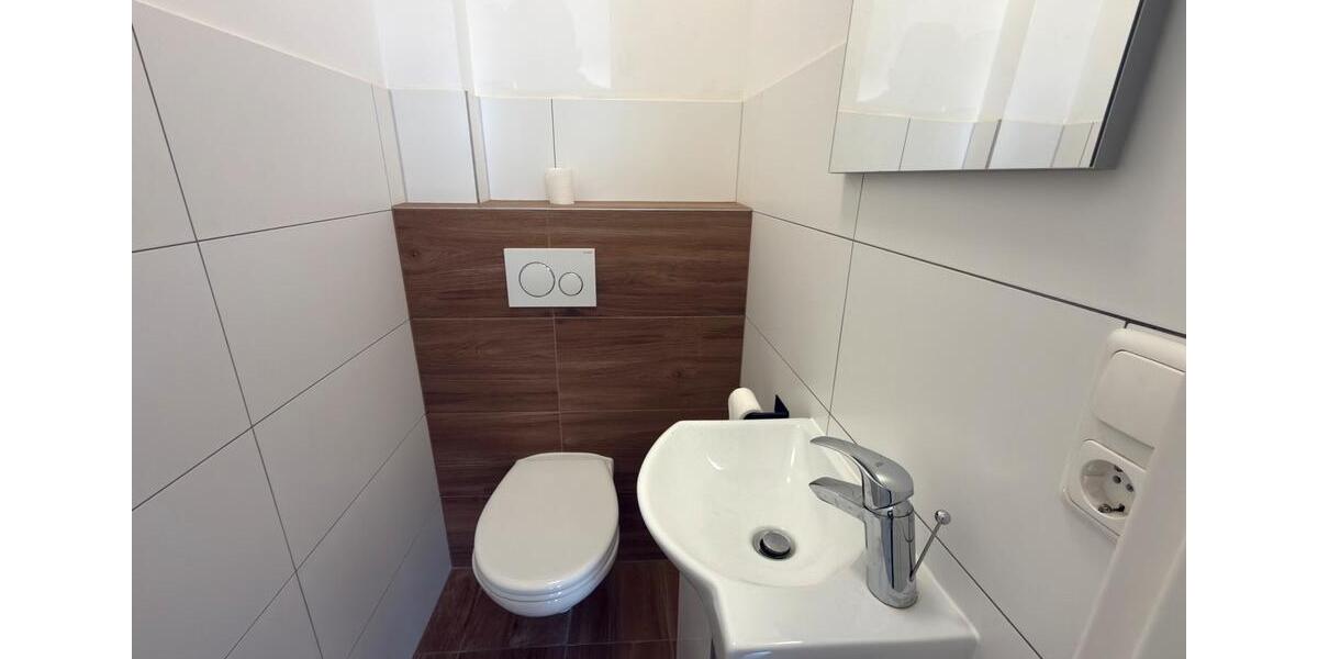 Reihenhaus Wiesbaden Mainz-Kastel - 5 Zimmer, 145 m&sup2;, 2.900&euro; | Angebot:25863167