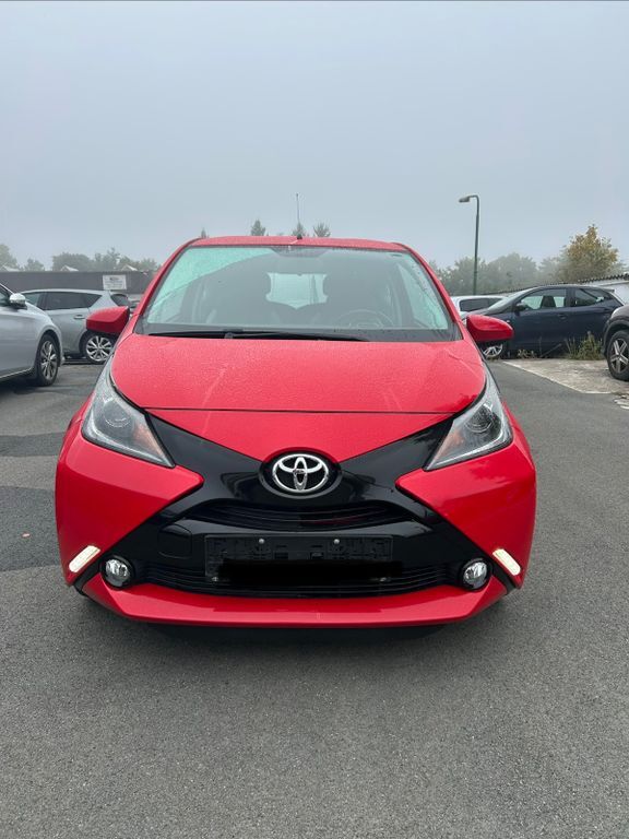 Toyota Aygo (X) 68.000 km 6.000 € Reichenbach 08468