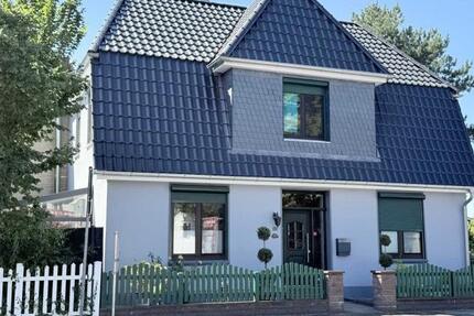 Haus Achim - 5 Zimmer, 155 m&sup2;, 1.700&euro; | Angebot:26269279