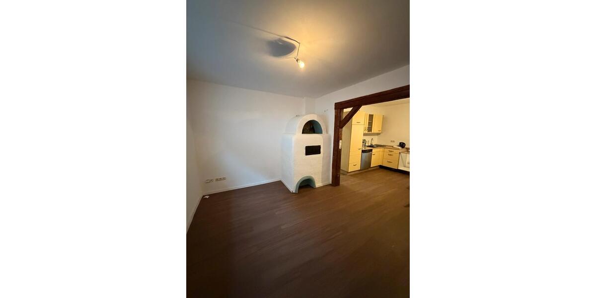 Frisch renoviertes Reihenmittelhaus zum Vermieten 6 zimmer