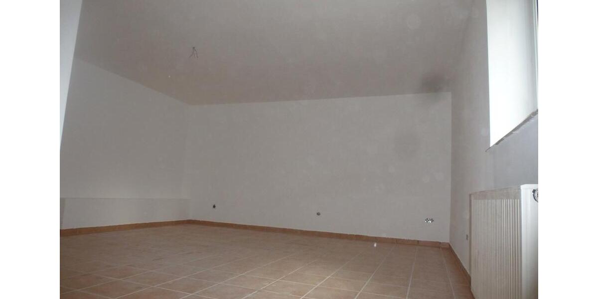 Erdgeschoßwohnung Weilburg - 2.5 Zimmer, 129 m&sup2;, 660&euro; | Angebot:26367346