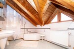 Großzügiges Zuhause mit umzäunten Gartengrundstück und vielseitigem Studio - Einfamilienhaus Schönthal | Angebot:27038045
