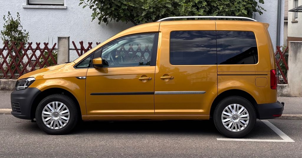 VW Caddy 75.800 km 12.999 &euro; Fellbach 70734