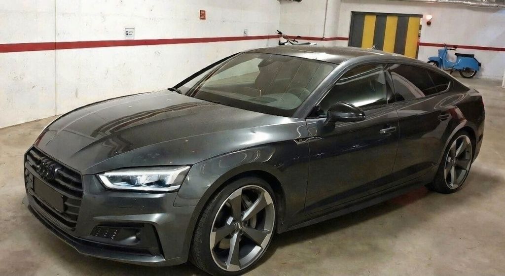 Audi A5 129.000 km 29.900 &euro; Dresden 01097