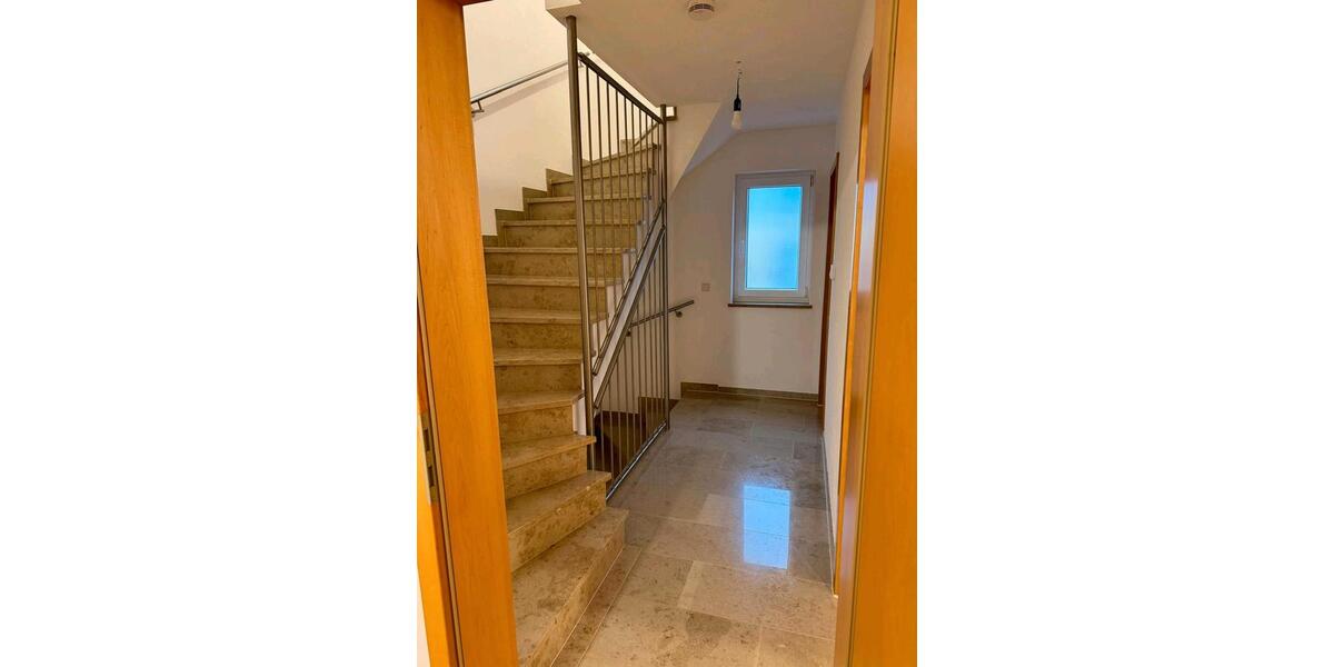 Reihenhaus Ingolstadt Münchener Straße - 6 Zimmer, 124 m&sup2;, 640.000&euro; | Angebot:27093191