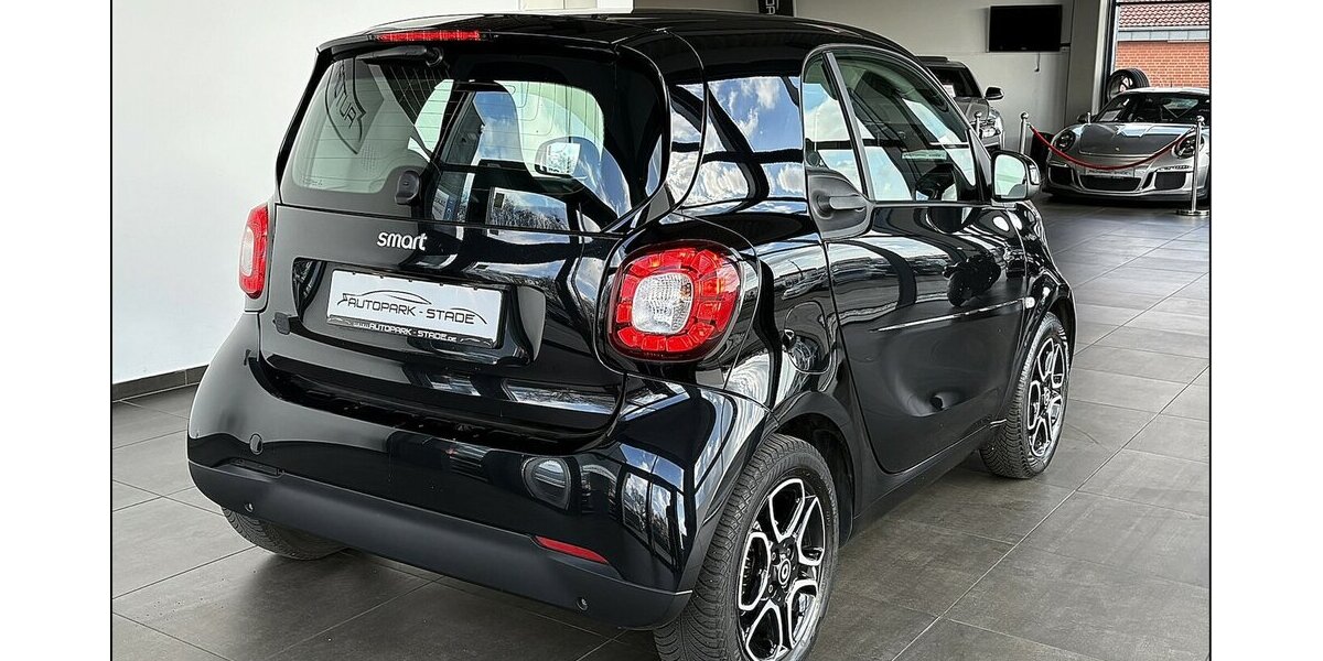 Smart ForTwo EQ prime LED Tempomat Pano Aut. Assist 58.000 km 9.490 &euro; Stade 21682