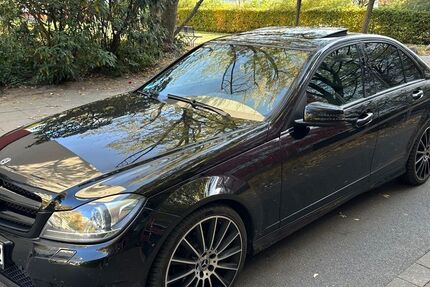 Mercedes-Benz C 250 230.500 km 10.750 € Berlin 12279