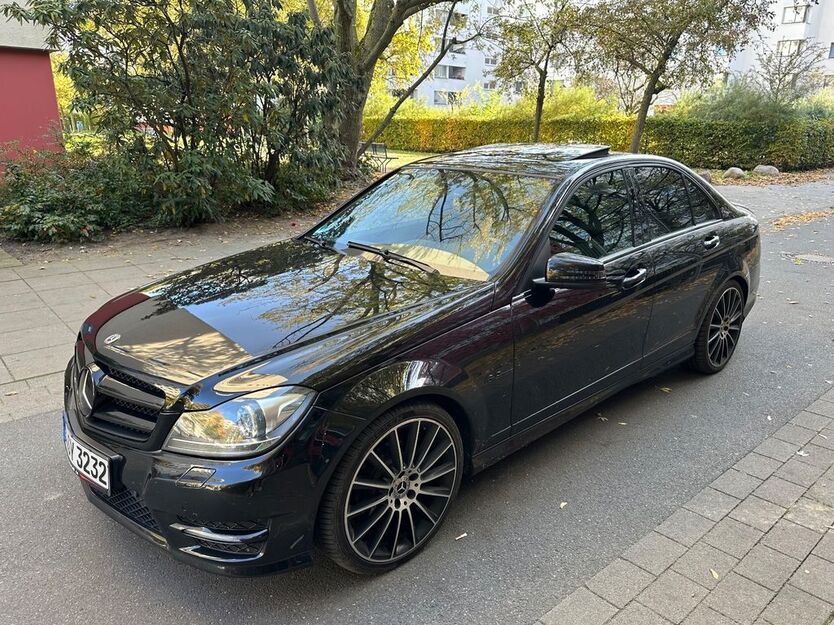 Mercedes-Benz C 250 230.500 km 10.750 € Berlin 12279