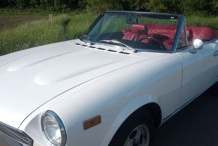 Fiat 124 Spider