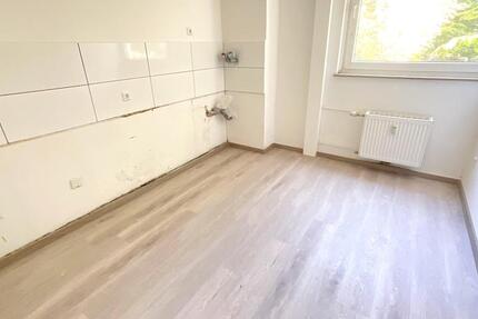 Mit den Kindern nach Kinderhaus, große 4 Zimmerwohnung frei