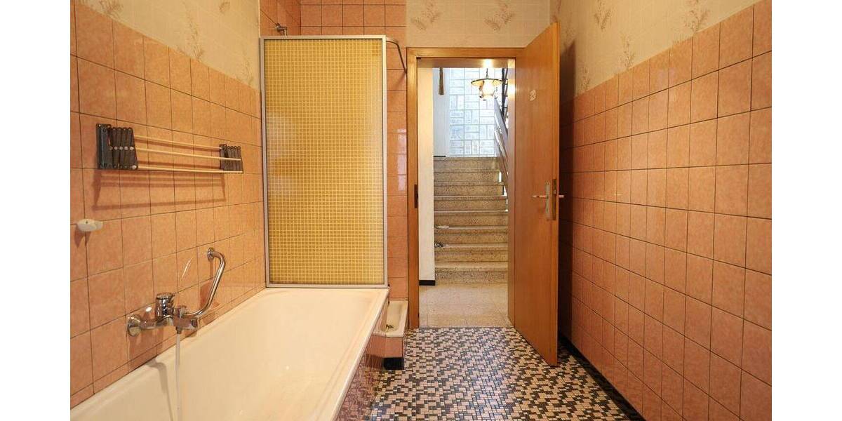Reihenendhaus Niederheimbach - 7 Zimmer, 139 m&sup2;, 149.000&euro; | Angebot:26932098