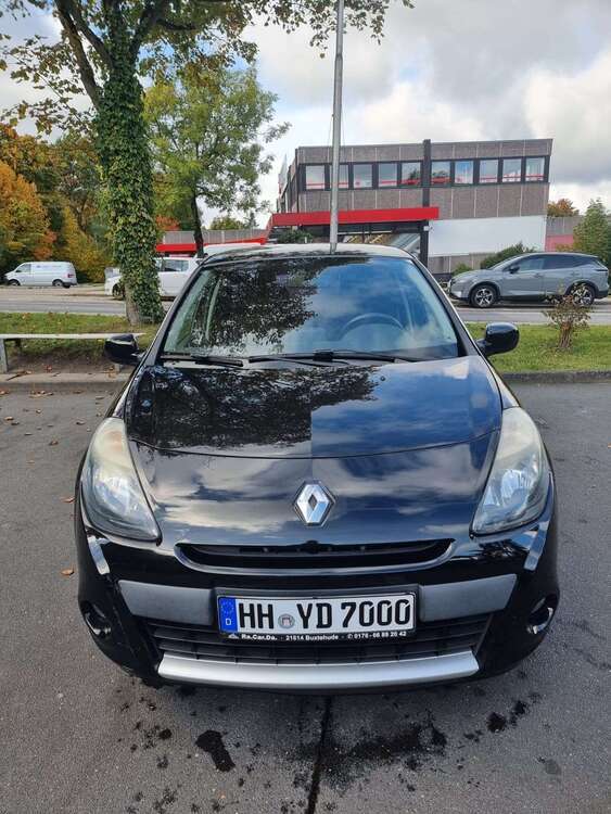 Renault Clio 149.000 km 2.799 € Hamburg 21075