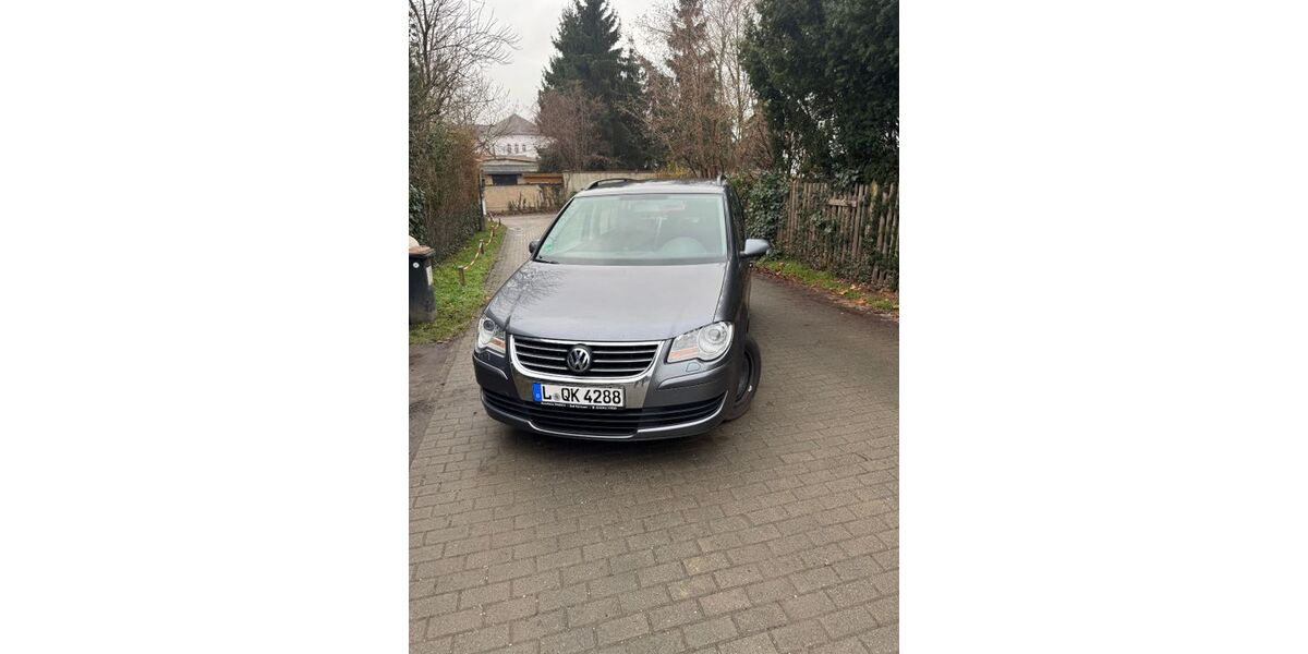 VW Touran 200.000 km 4.200 &euro; Leipzig 04249
