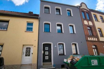 Haus Staßfurt - 7 Zimmer, 151 m&sup2;, 249.000&euro; | Angebot:27443932