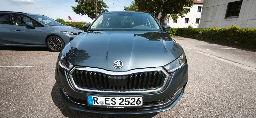 Skoda Octavia 77.000 km 21.700 &euro; Obertraubling 93083