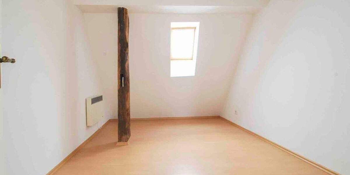 Charmantes Zweifamilienhaus mit historischem Gewölbekeller und zwei Südterrassen in Möhringen 7 zimmer