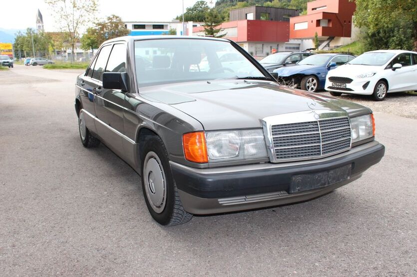 Mercedes-Benz 190 141.000 km 6.700 € Blaichach 87544