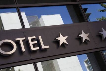 Viel Substanz für wenig Geld | Großes Hotel mit Potential nach Revitalisierung oder anderweitige Nutzung! zimmer