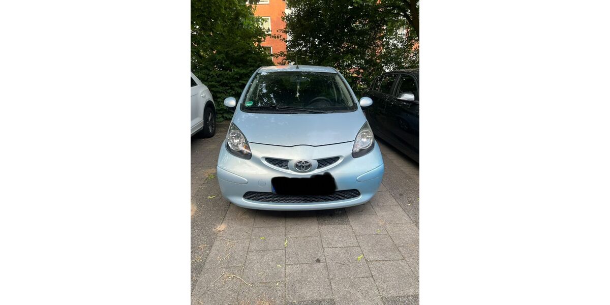 Toyota Aygo (X) 102.000 km 1.990 &euro; Lübeck 23558