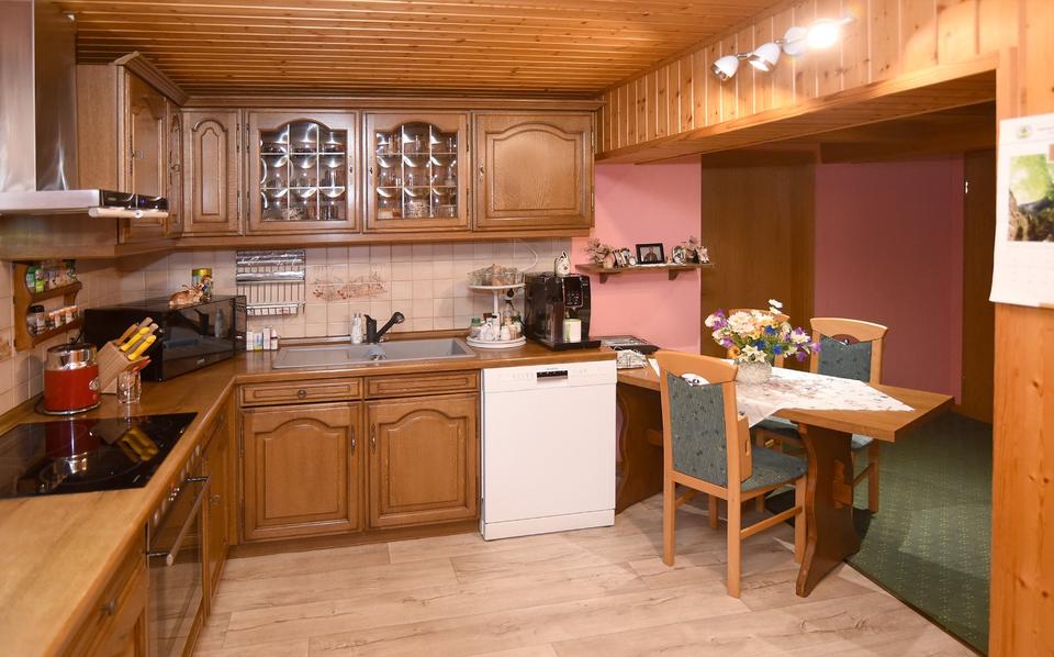 Mehrfamilienhaus, Wohnhaus Schleusingen - 8 Zimmer, 170 m&sup2;, 189.000&euro; | Angebot:26396982