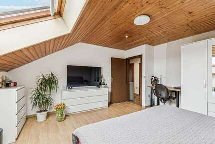 Haus Stutensee - 8 Zimmer, 249 m&sup2;, 594.000&euro; | Angebot:25929882