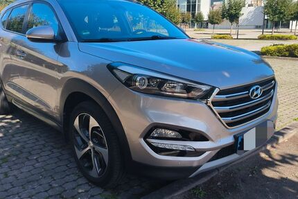 Hyundai TUCSON 100.000 km 16.400 &euro; Oldenburg 26133