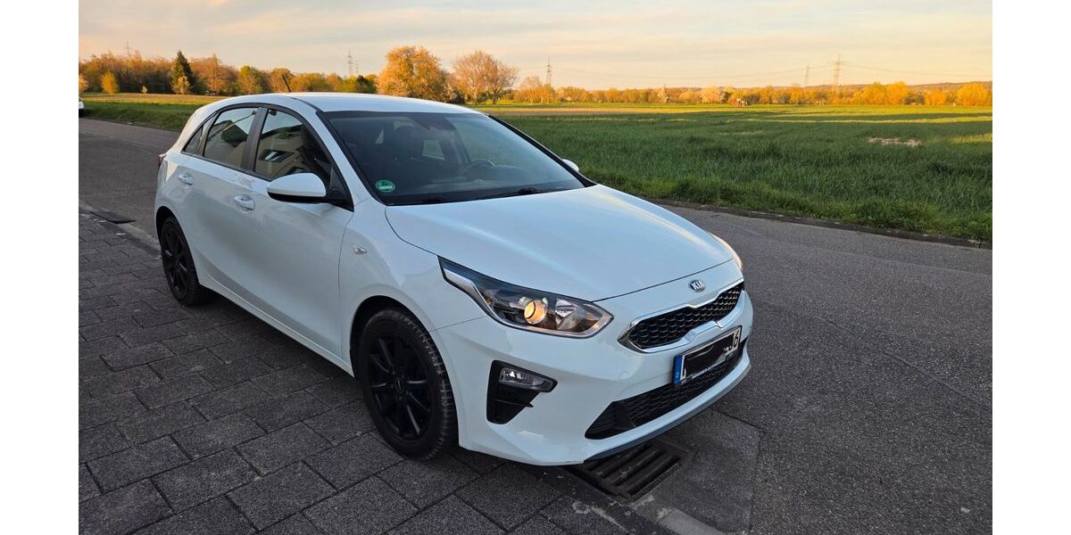 Kia ceed / Ceed 68.000 km 12.500 &euro; Forst 76694