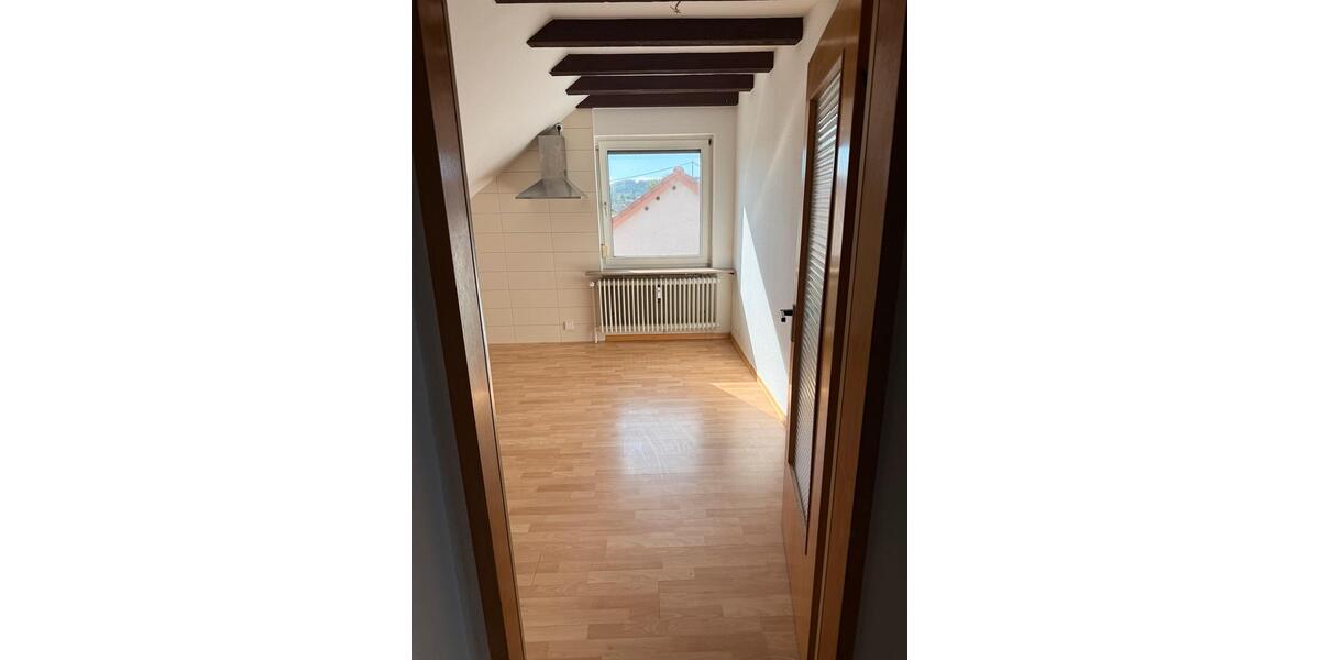 Dachgeschoßwohnung Neunkirchen - 2 Zimmer, 85 m&sup2;, 740&euro; | Angebot:26123033