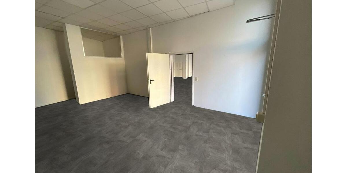 Laden Ladenlokal Gewerbe Büro direkt am Markt Lauchhammer zimmer