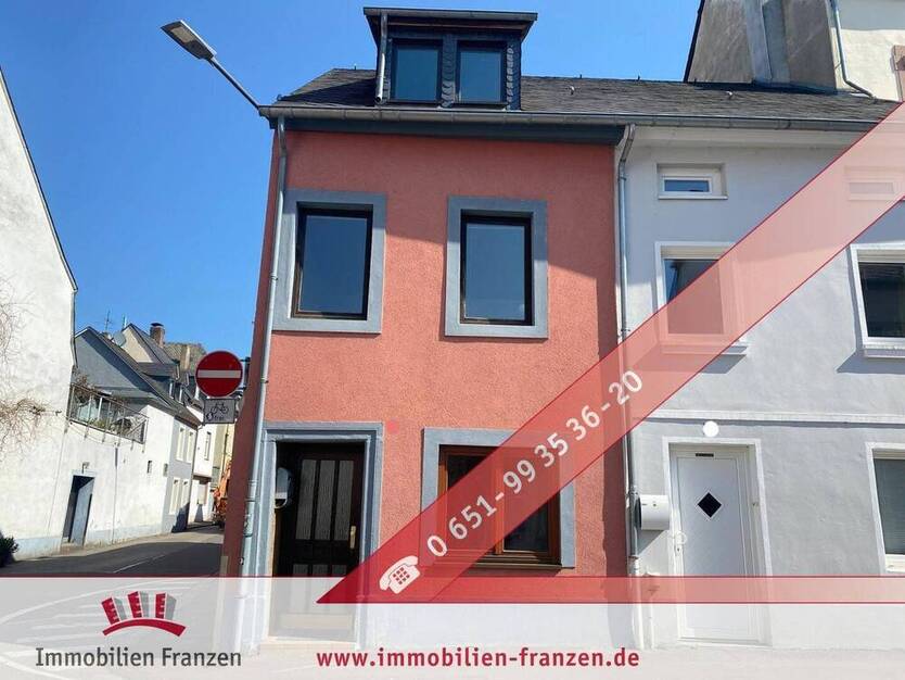 Schönes Einfamilienhaus im idyllischen Maar-Viertel mit Gartenparadies, Terrasse und Balkon