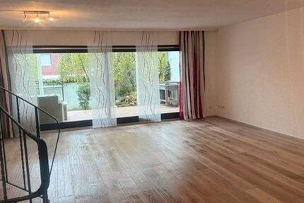 Haus Weiden in der Oberpfalz - 7 Zimmer, 148 m&sup2;, 2.000&euro; | Angebot:26089240