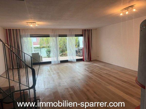 Reihenhaus Weiden in der Oberpfalz - 7 Zimmer, 148 m&sup2;, 2.000&euro; | Angebot:26089240