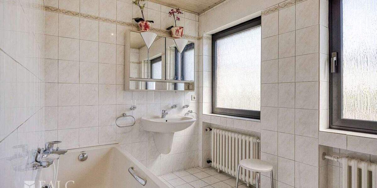 Reihenendhaus Köln Weiden - 5 Zimmer, 124 m&sup2;, 599.000&euro; | Angebot:25837043
