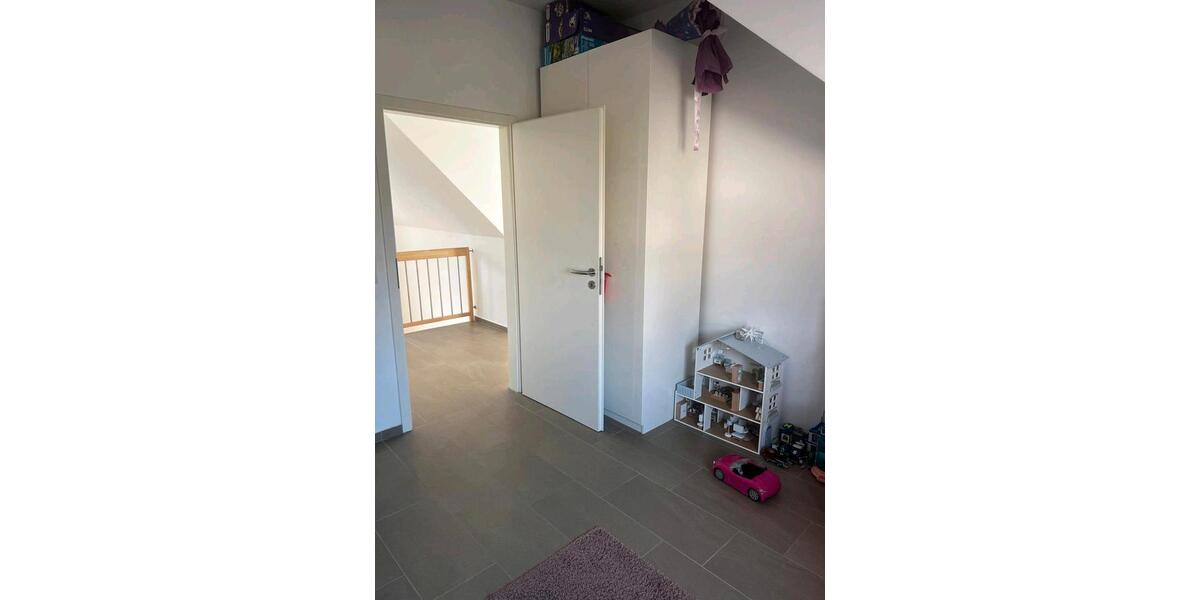 Einfamilienhaus Babenhausen - 4 Zimmer, 20 m&sup2;, 1.500&euro; | Angebot:24688578