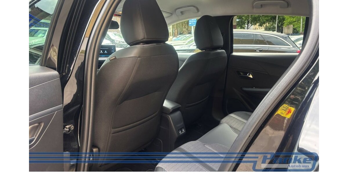 Peugeot 208 Allure Pack EAT8*NAV*LED*Carplay*RFK*SHZ* 7.003 km 16.990 &euro; Berlin 13187